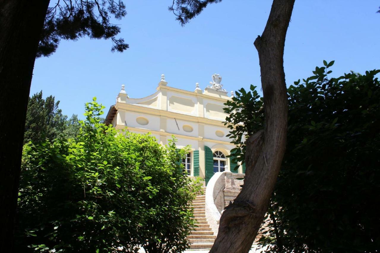 Villa Rinalducci ฟาโน ภายนอก รูปภาพ